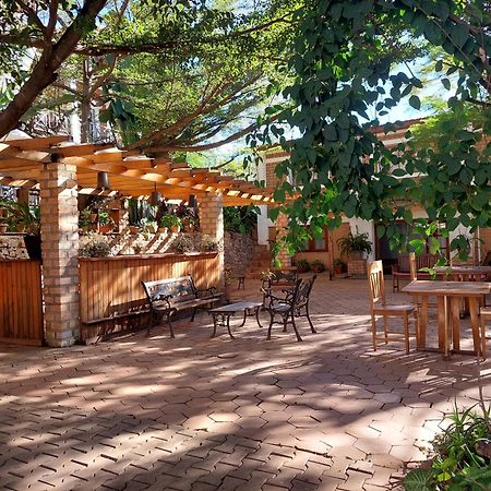 Island Continent Hotel Ivato Airport Exterior foto