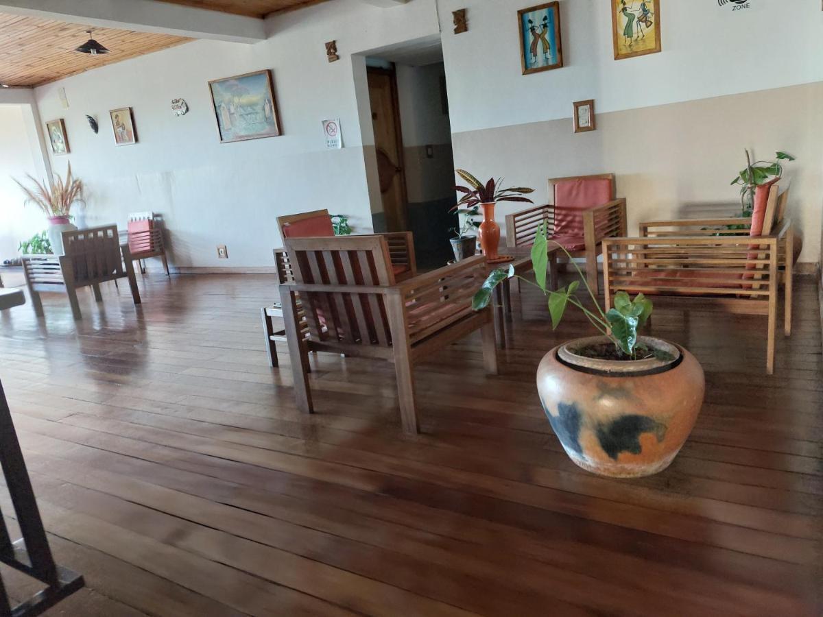 Island Continent Hotel Ivato Airport Exterior foto