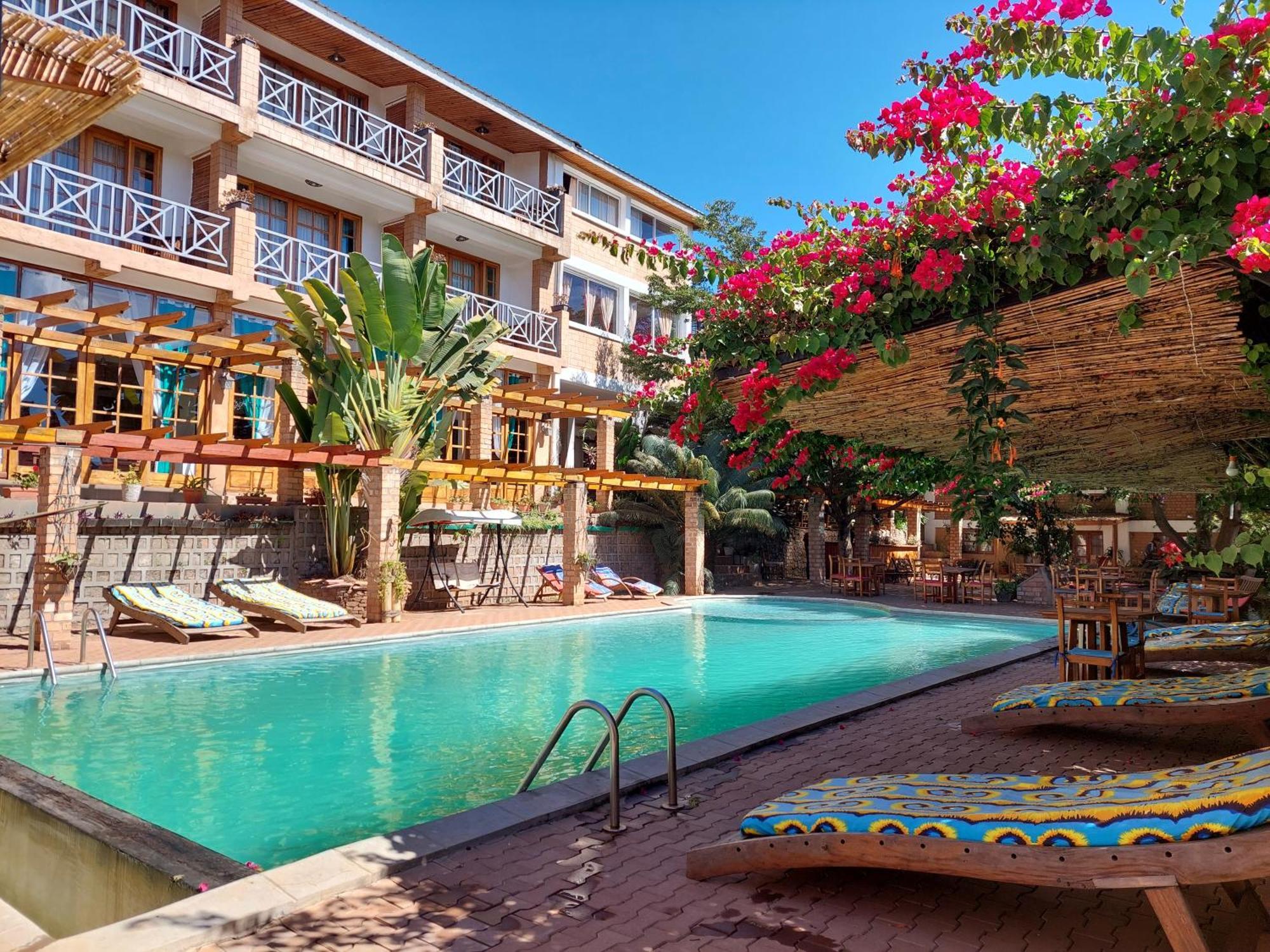 Island Continent Hotel Ivato Airport Exterior foto