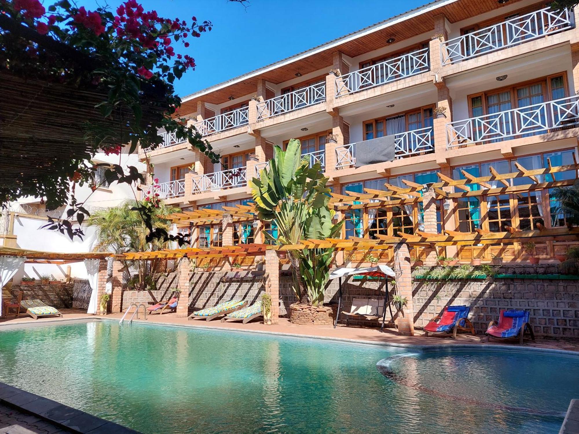 Island Continent Hotel Ivato Airport Exterior foto