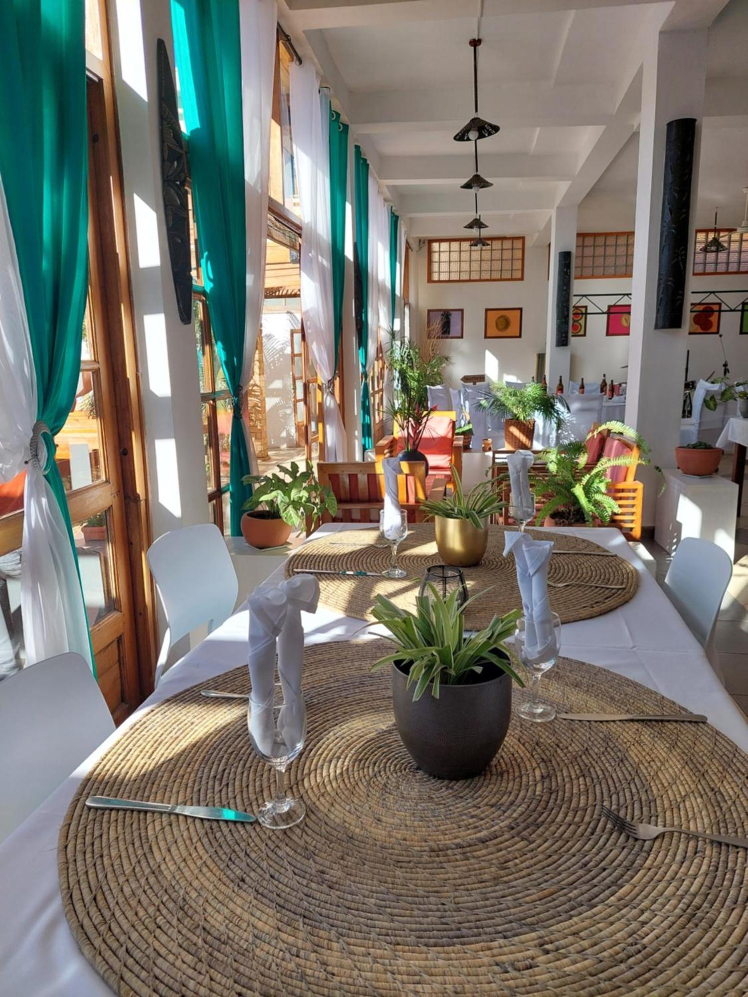 Island Continent Hotel Ivato Airport Exterior foto