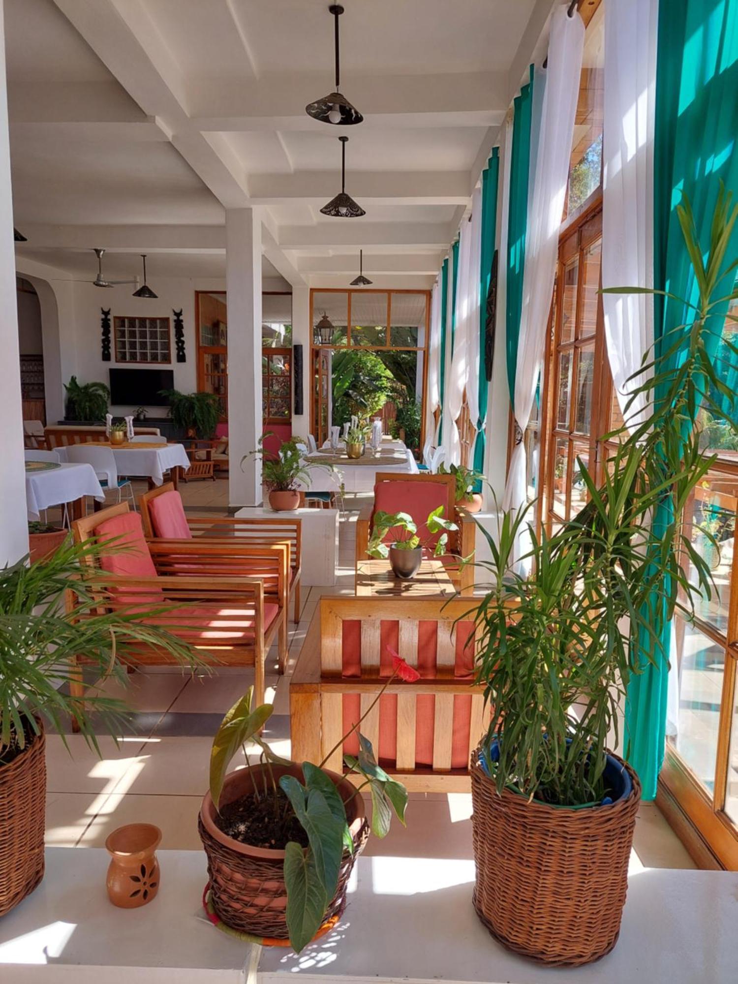 Island Continent Hotel Ivato Airport Exterior foto