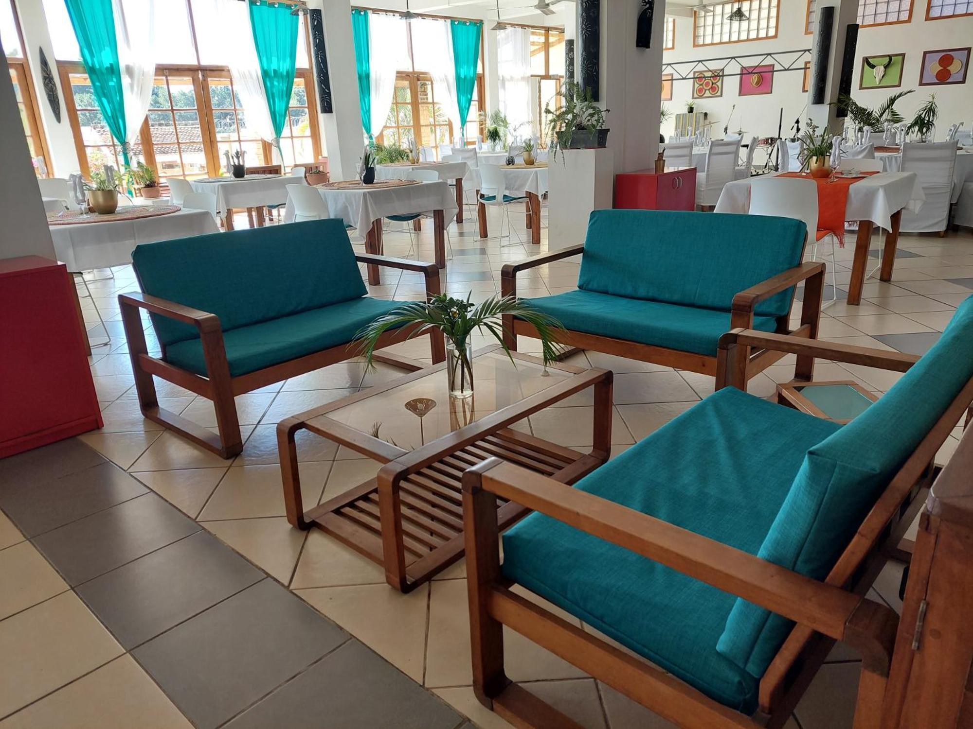 Island Continent Hotel Ivato Airport Exterior foto